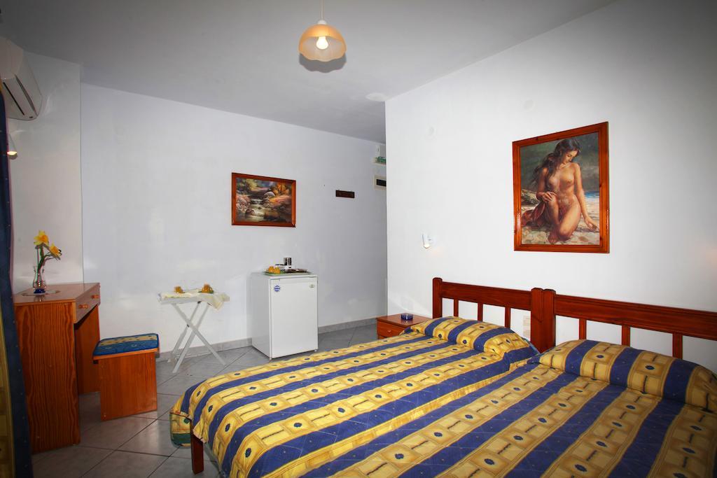 Alexandros Rooms & Studios Skopelos Town Room photo