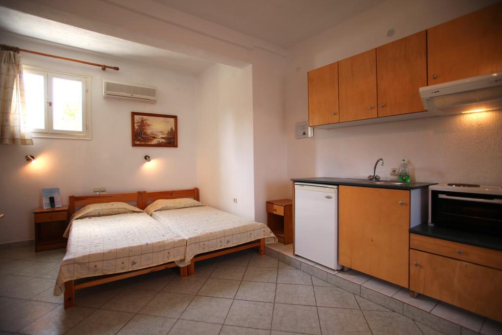 Alexandros Rooms & Studios Skopelos Town Room photo