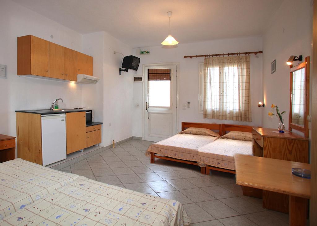 Alexandros Rooms & Studios Skopelos Town Room photo
