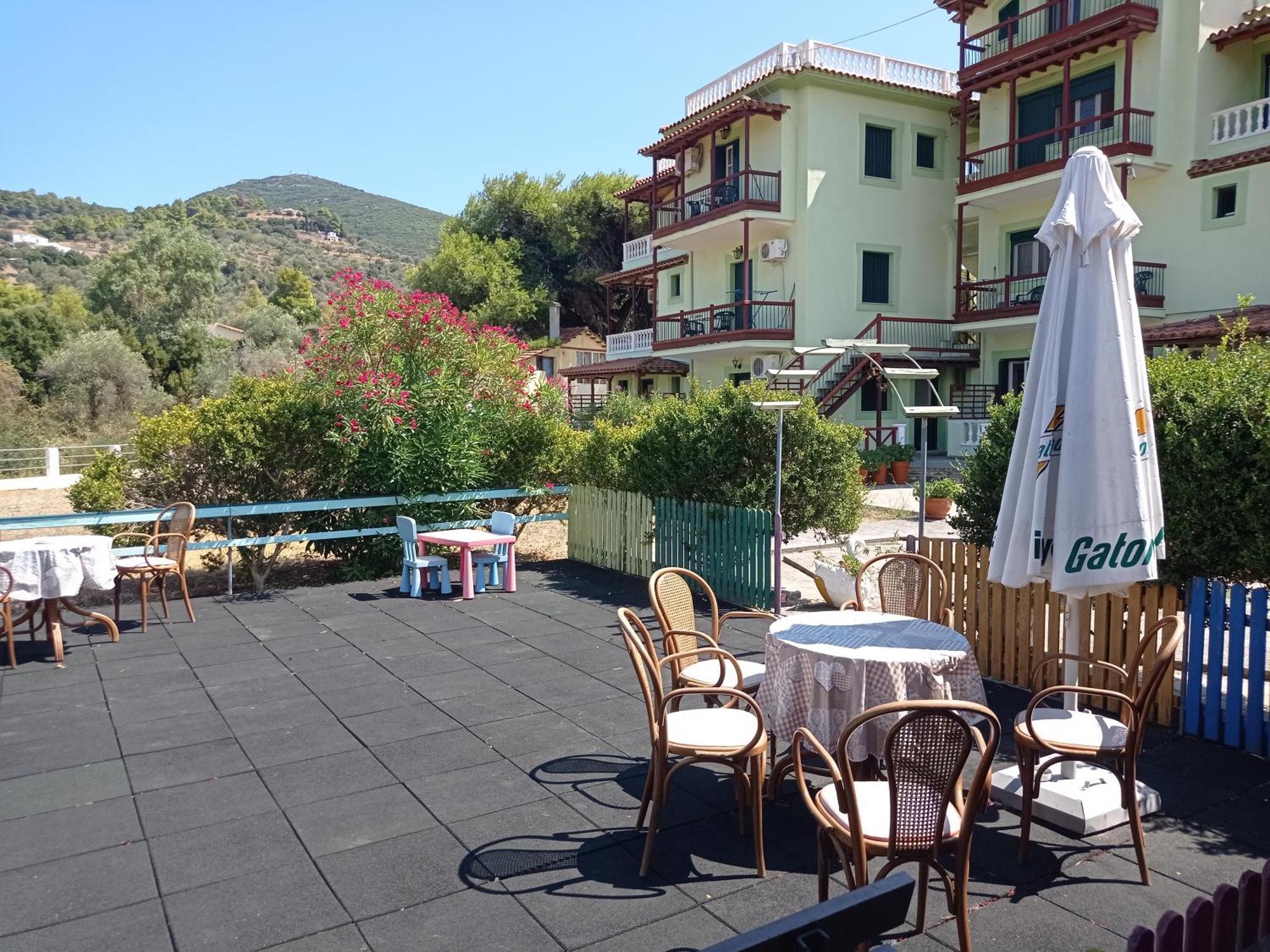 Alexandros Rooms & Studios Skopelos Town Exterior photo