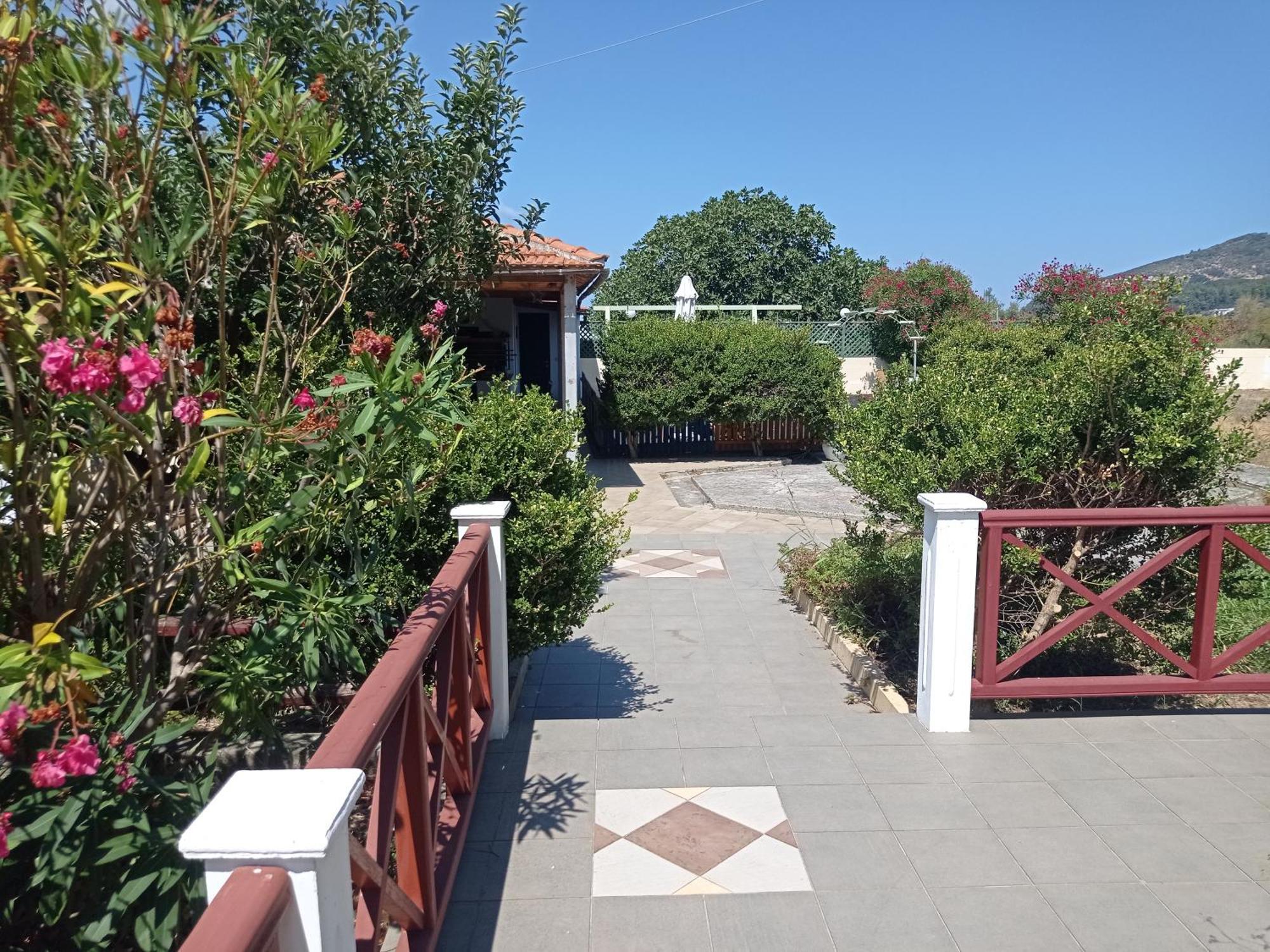 Alexandros Rooms & Studios Skopelos Town Exterior photo