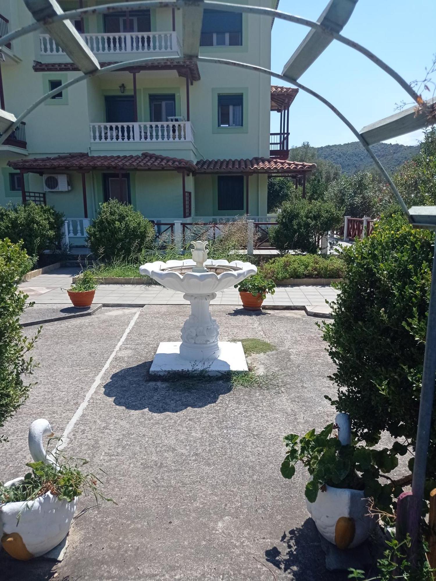 Alexandros Rooms & Studios Skopelos Town Exterior photo
