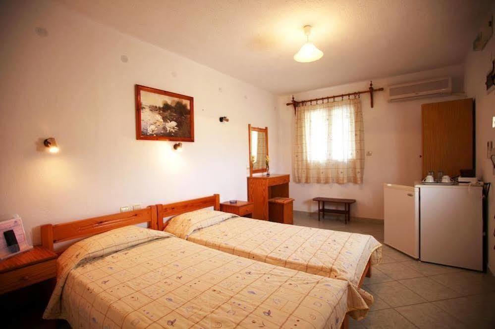 Alexandros Rooms & Studios Skopelos Town Exterior photo