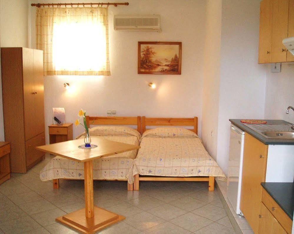 Alexandros Rooms & Studios Skopelos Town Exterior photo